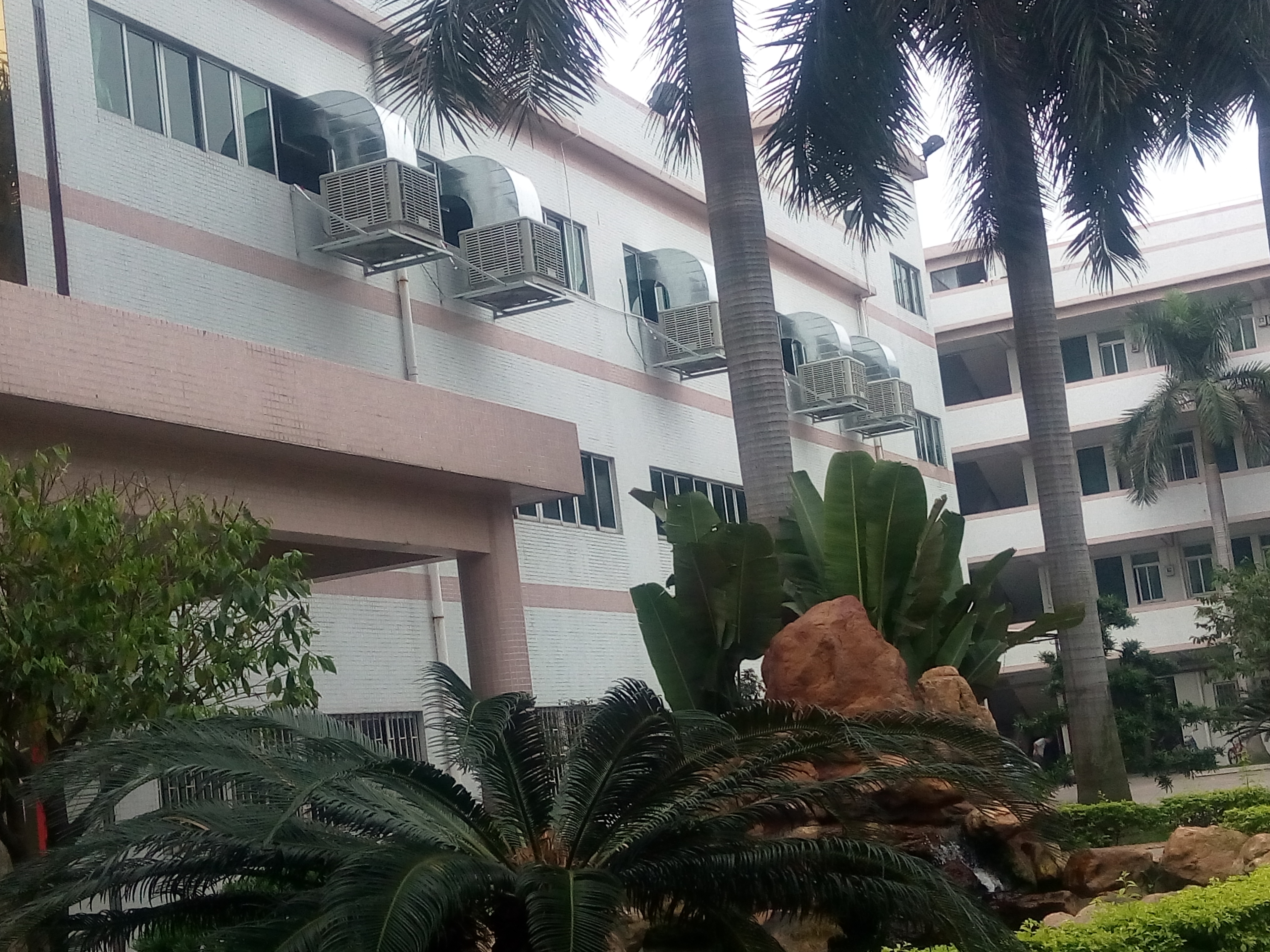 汽車車間廠房降溫設(shè)備…/ 汽車車間廠房降溫設(shè)備…